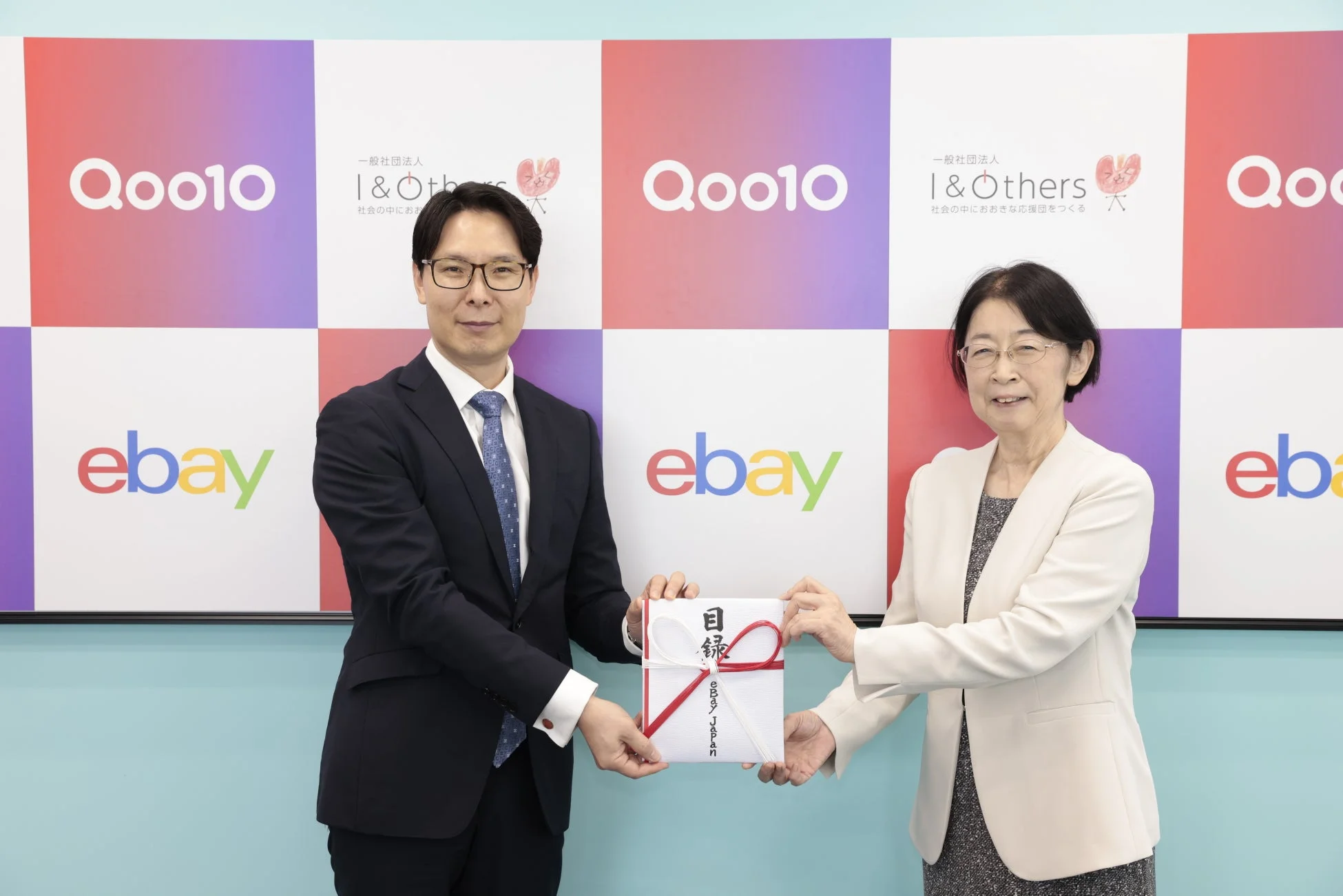 Qoo10とI&Othersの贈呈式の様子