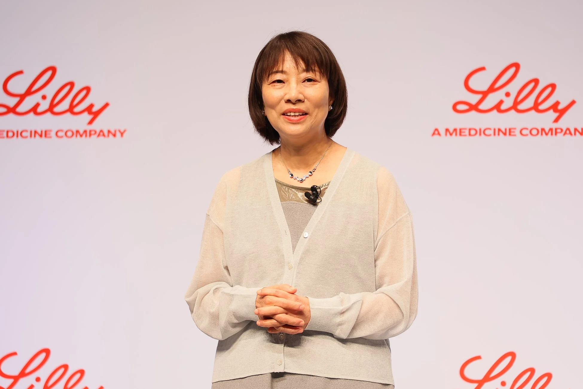 短歌部門審査員長の東直子さん