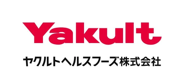 ヤクルトのロゴと「ヤクルトヘルスフーズ株式会社」の社名が書かれた画像です。白地に赤と黒の文字で構成されており、企業のブランドイメージを示しています。